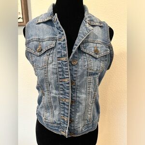 Paris Blues Denim Jean Vest.
